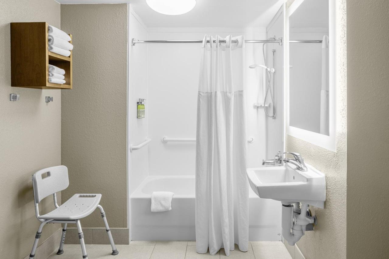 One-Bedroom Suite with King Bed Mobility Access Tub - Non-Smoking