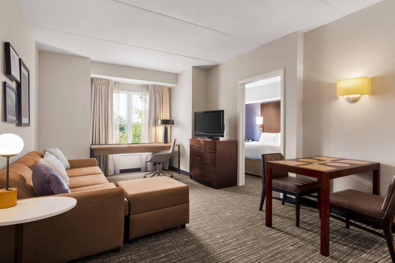 One-Bedroom King Suite Sofa Bed,1364422574:JPEG