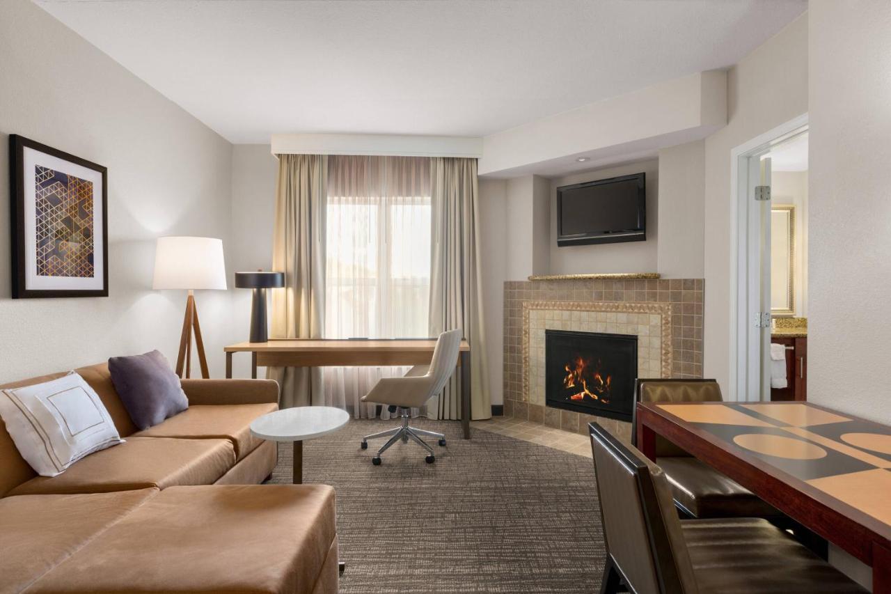 Corner One Bedroom Suite,1364423189:JPEG