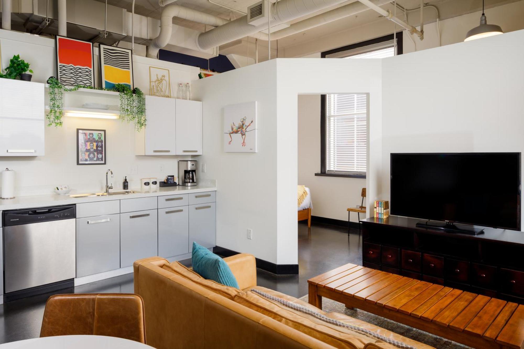 One-Bedroom Apartment,1247314633:JPEG