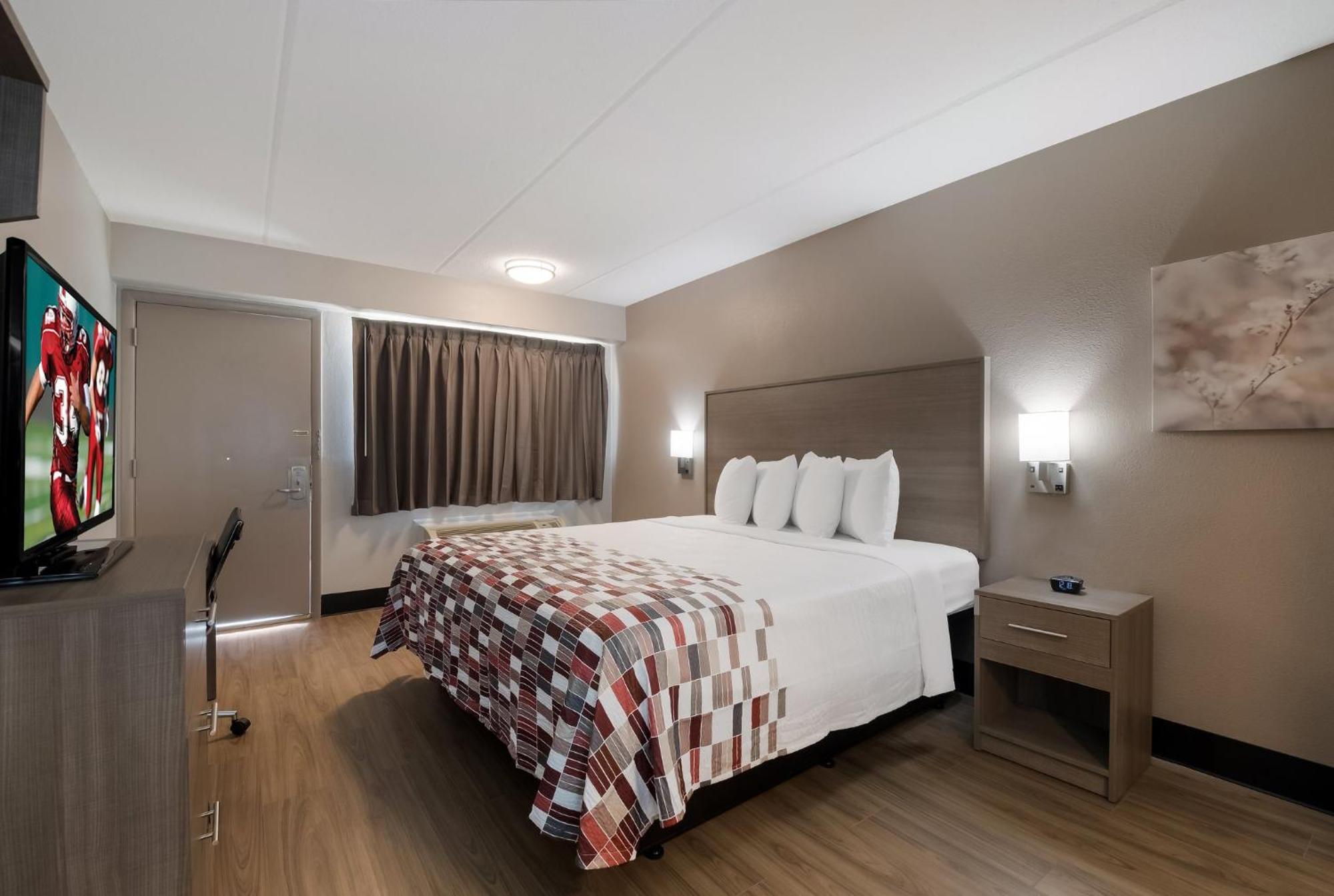 Deluxe Room One Full Bed Disability Access Non-Smoking,1550979061:JPEG