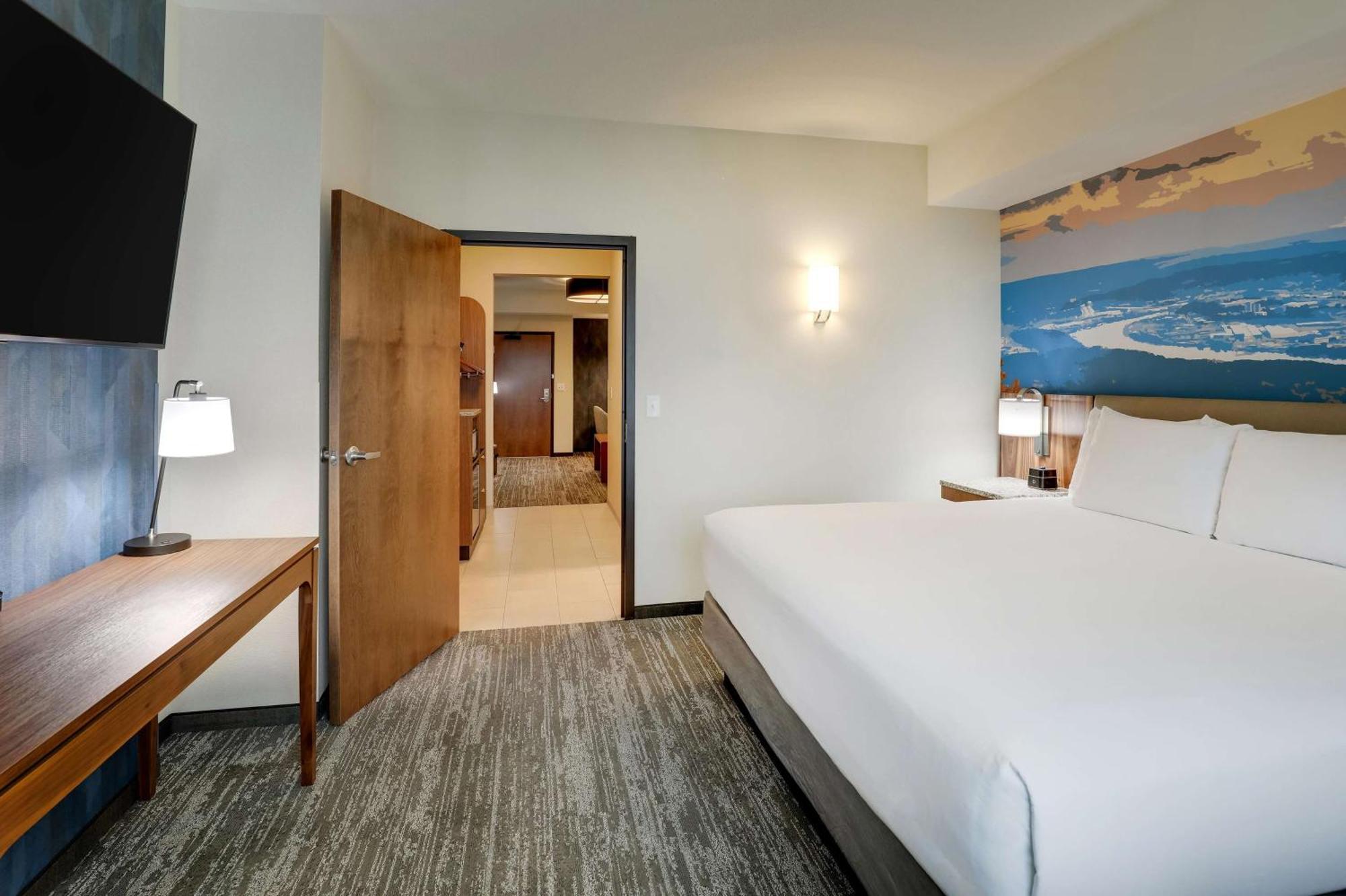 Upper Floor King Suite with Sofa Bed