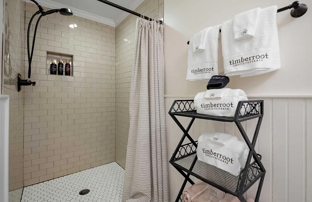 Historic Riverview Inn Suite Ten-1
